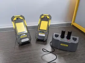 Mx-1502 Cognex 2 Used Extended Range Scanner W Battery And Charger Station
