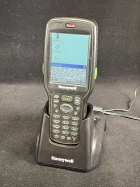 6500lp12211e0h Honeywell 2 Dolphin Barcode Scanners With Charging Dock