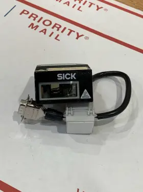 Clv414-0910s03 Sick Barcode Scanner Sensor New Old Stock