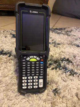Mc90401-0g1m6dss-na4.3 Zebra Mc90401-0g1m6dss-na4 Inch Display - 32gb Hand Held Computer