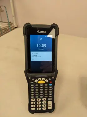 Mc930b-ghsdg4na Zebra Android Barcode Scanner Includes Battery Charger #2