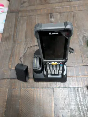 Mc930b-gscdg4na Zebra Hand Held Computer With Charger And 2 Batteries